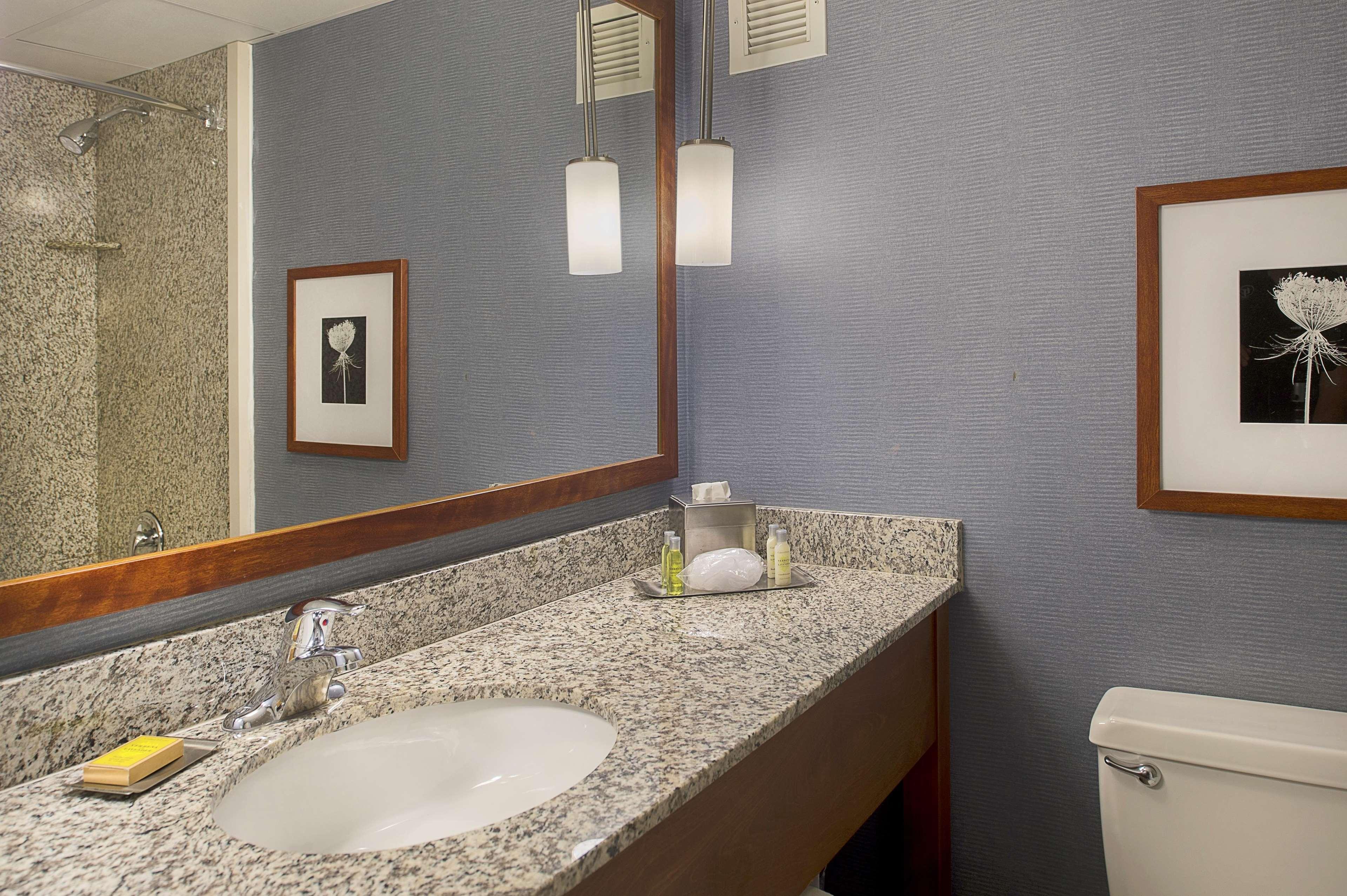 Hotel Doubletree By Hilton St. Louis At Westport Maryland Heights Esterno foto