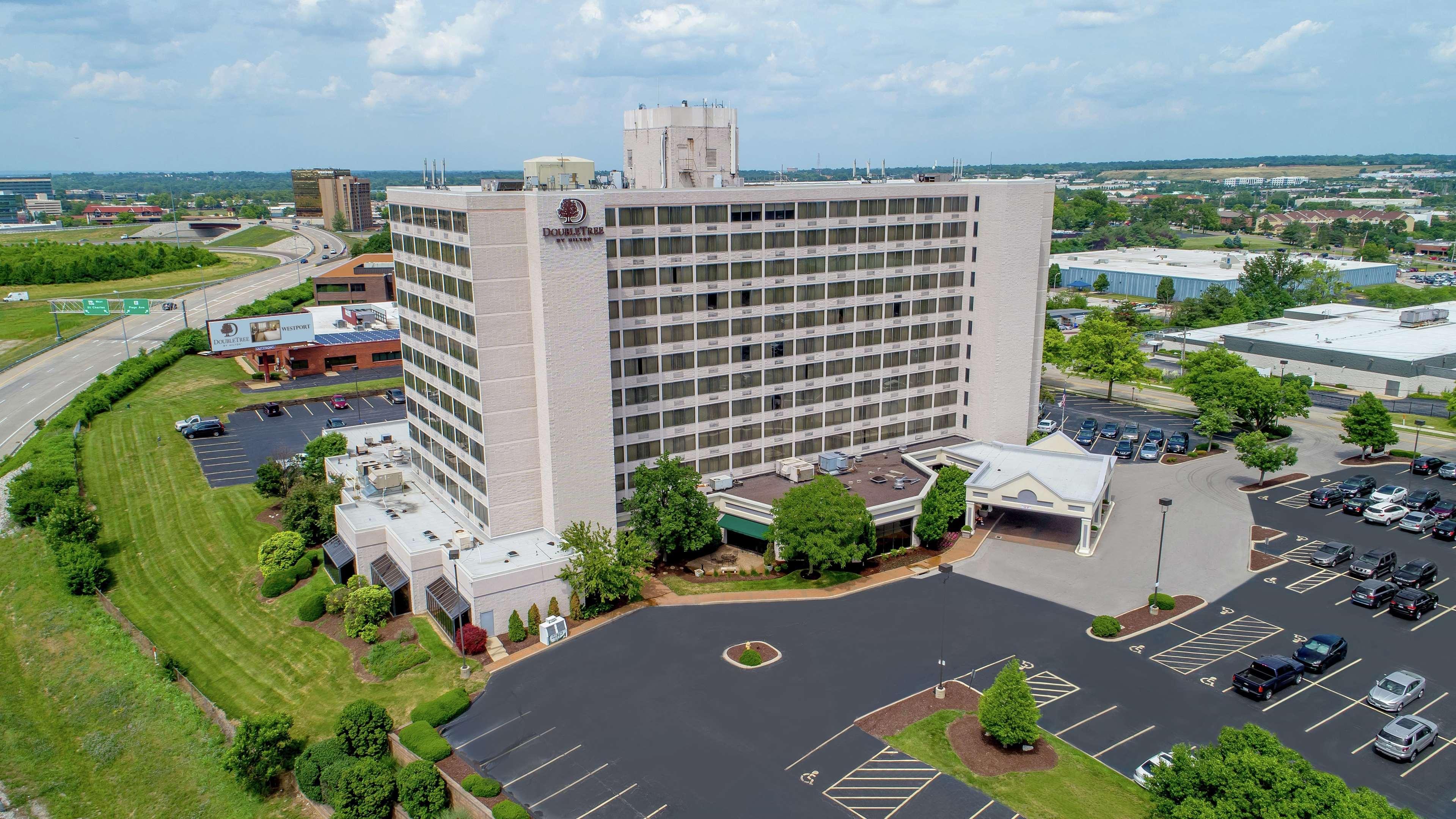 Hotel Doubletree By Hilton St. Louis At Westport Maryland Heights Esterno foto