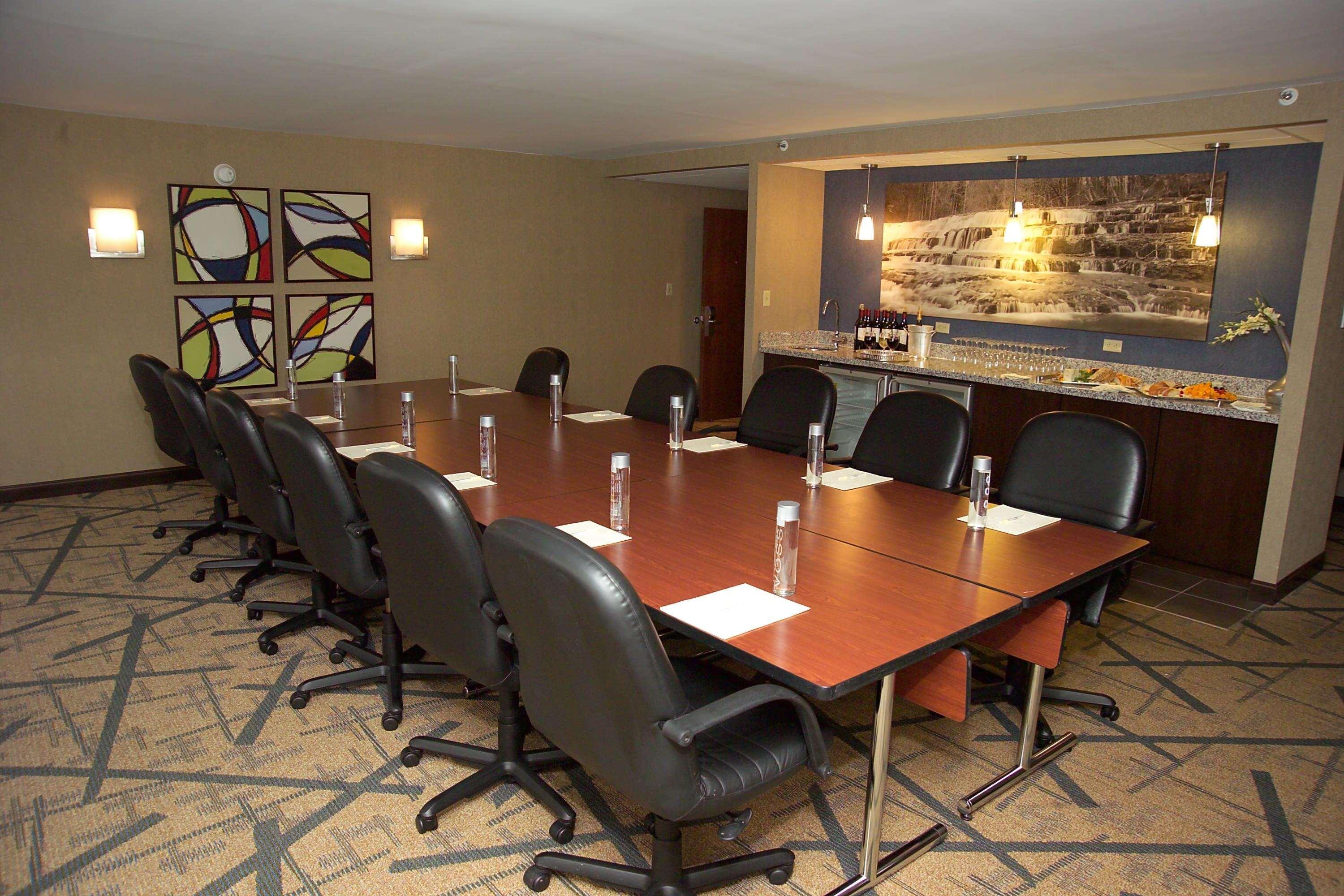 Hotel Doubletree By Hilton St. Louis At Westport Maryland Heights Esterno foto