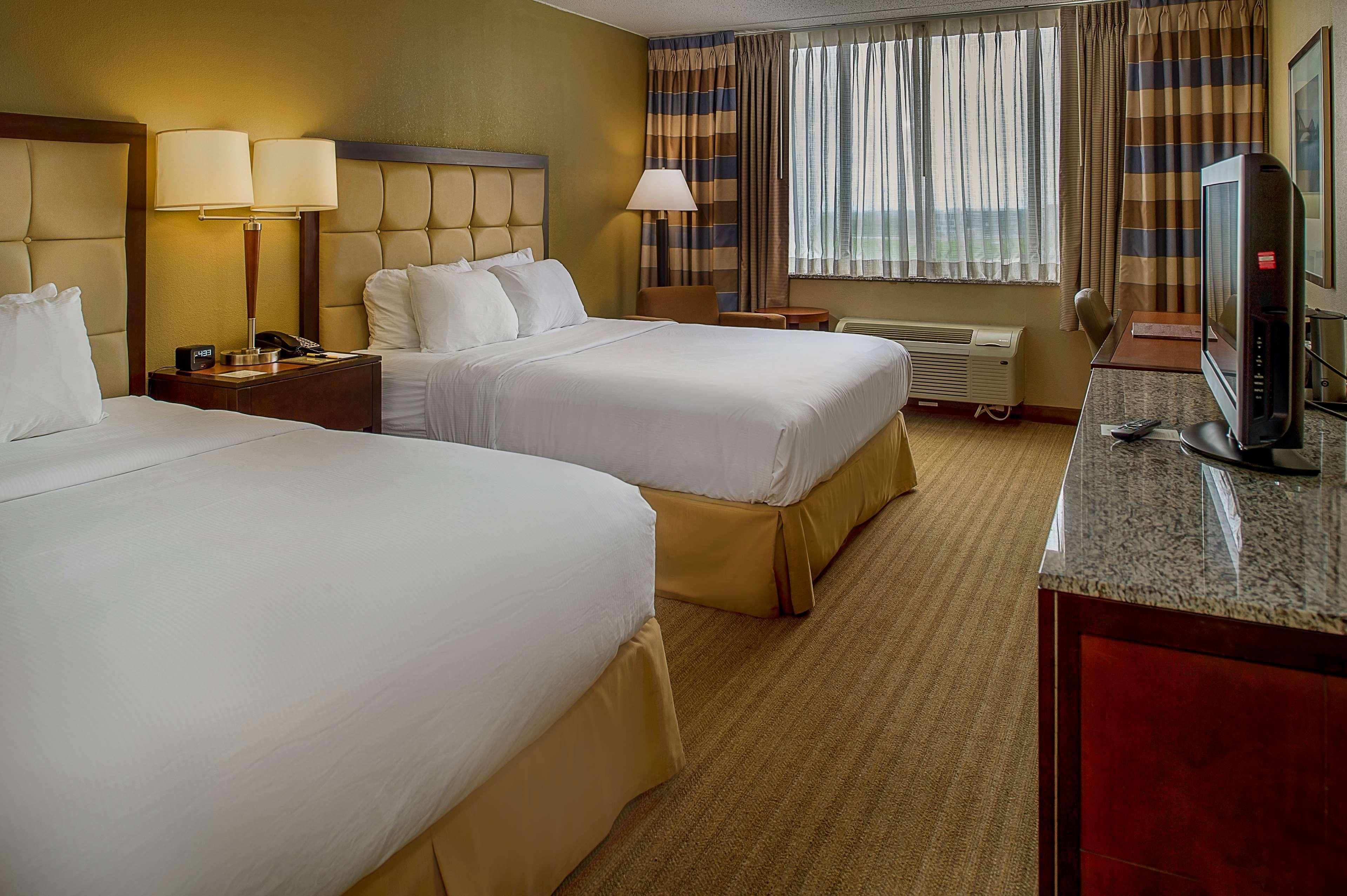 Hotel Doubletree By Hilton St. Louis At Westport Maryland Heights Esterno foto