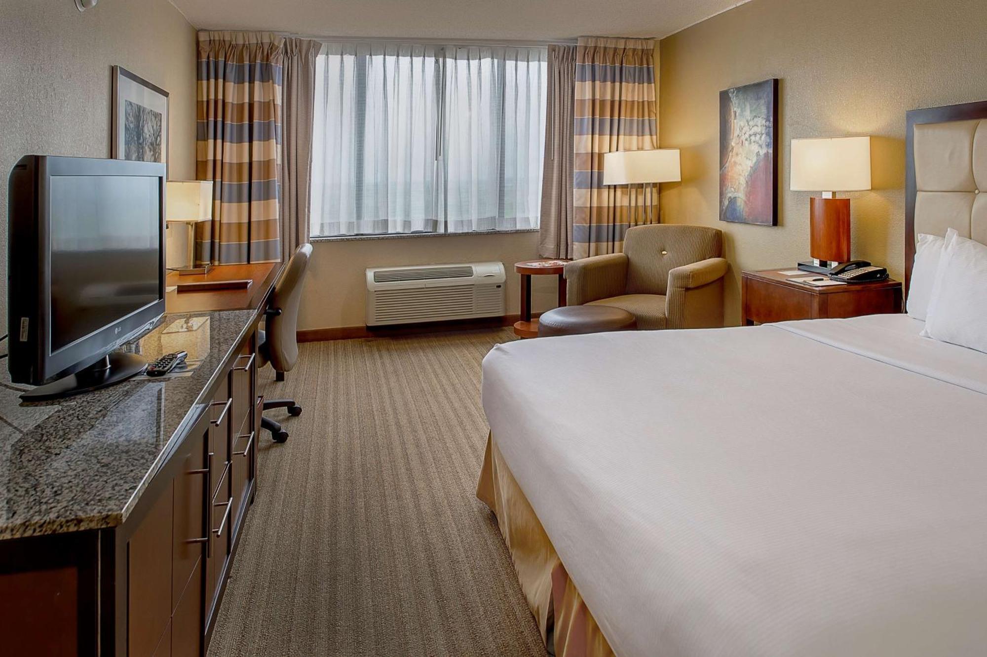 Hotel Doubletree By Hilton St. Louis At Westport Maryland Heights Esterno foto