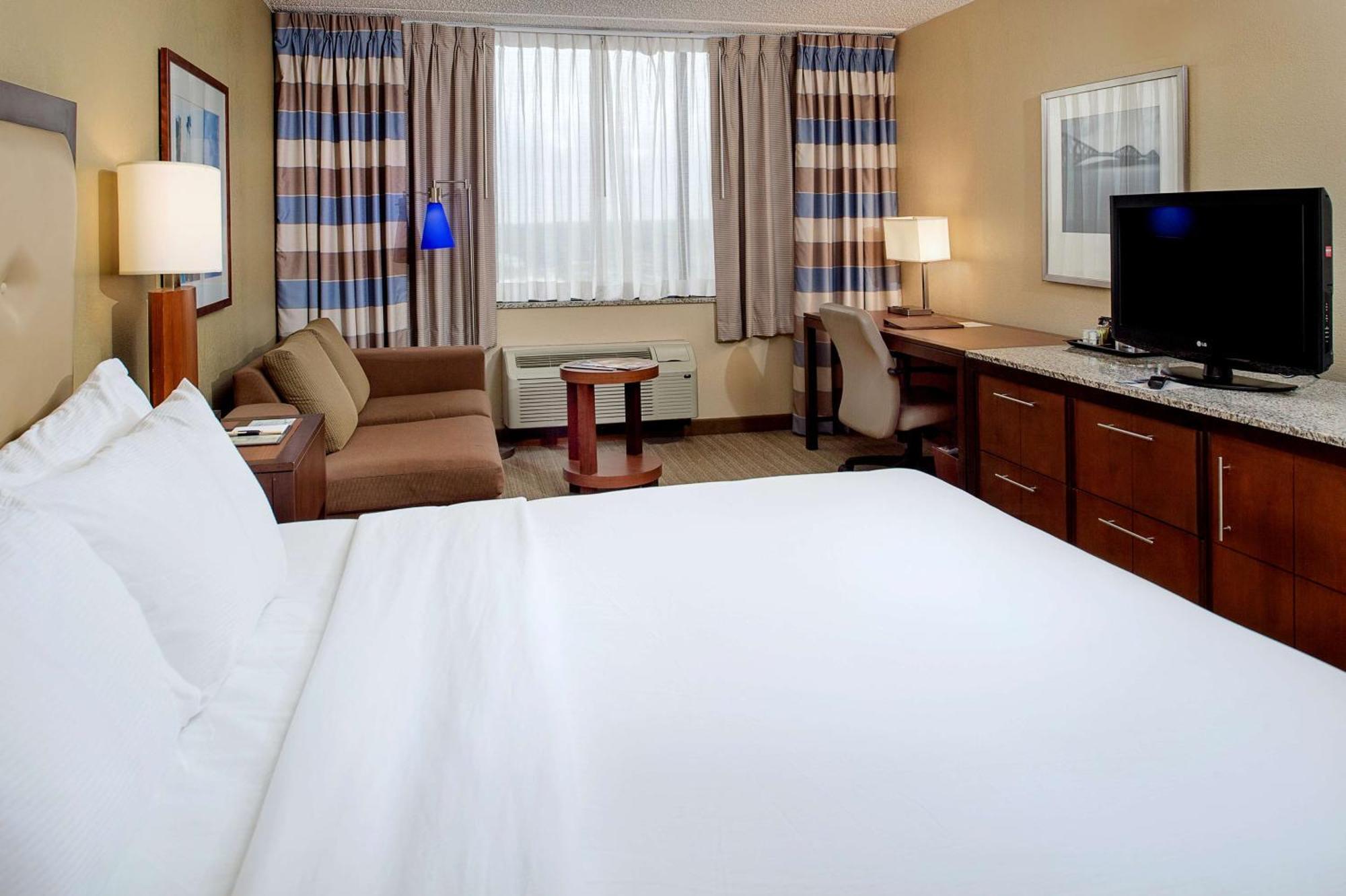 Hotel Doubletree By Hilton St. Louis At Westport Maryland Heights Esterno foto