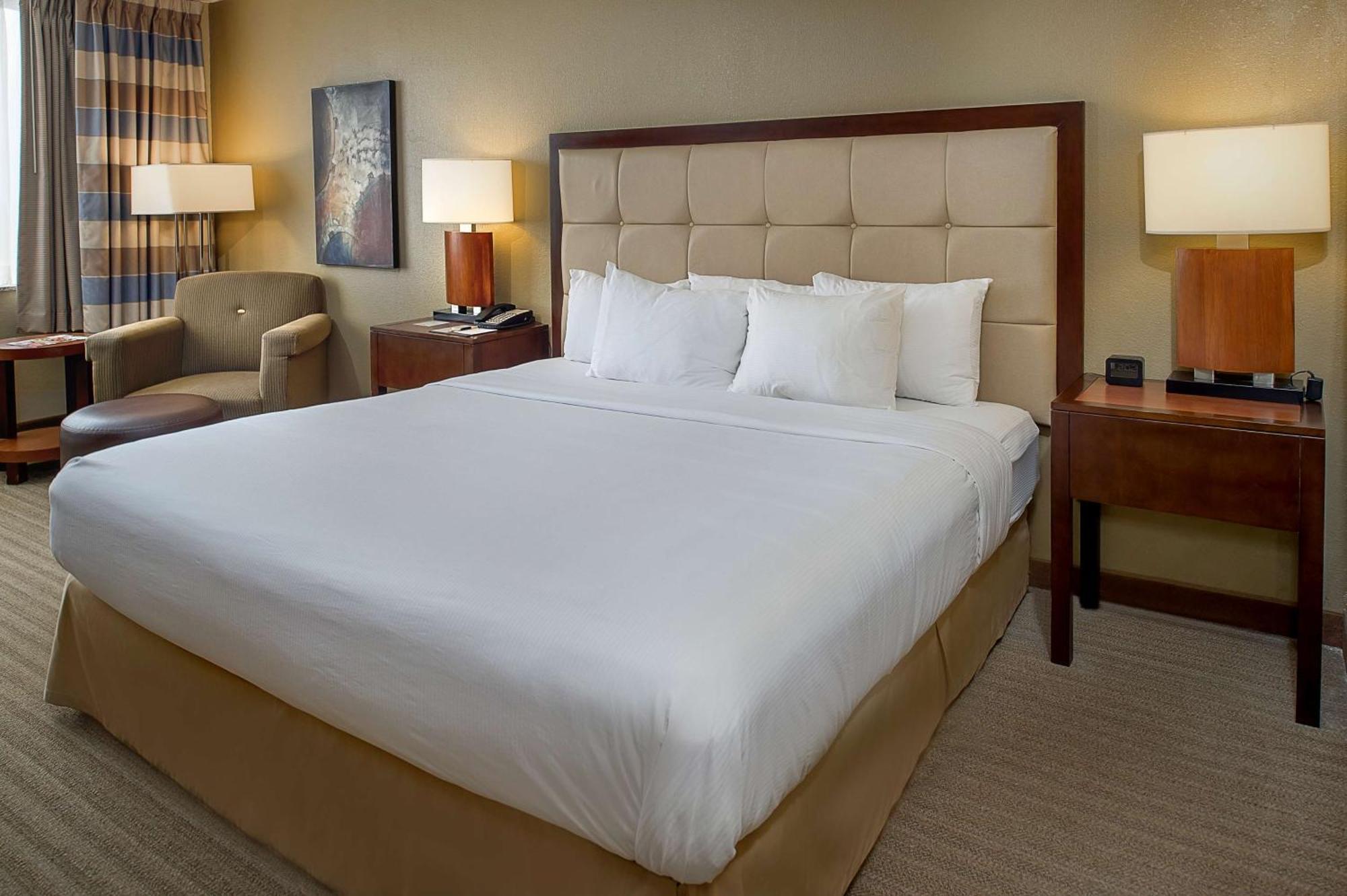 Hotel Doubletree By Hilton St. Louis At Westport Maryland Heights Esterno foto