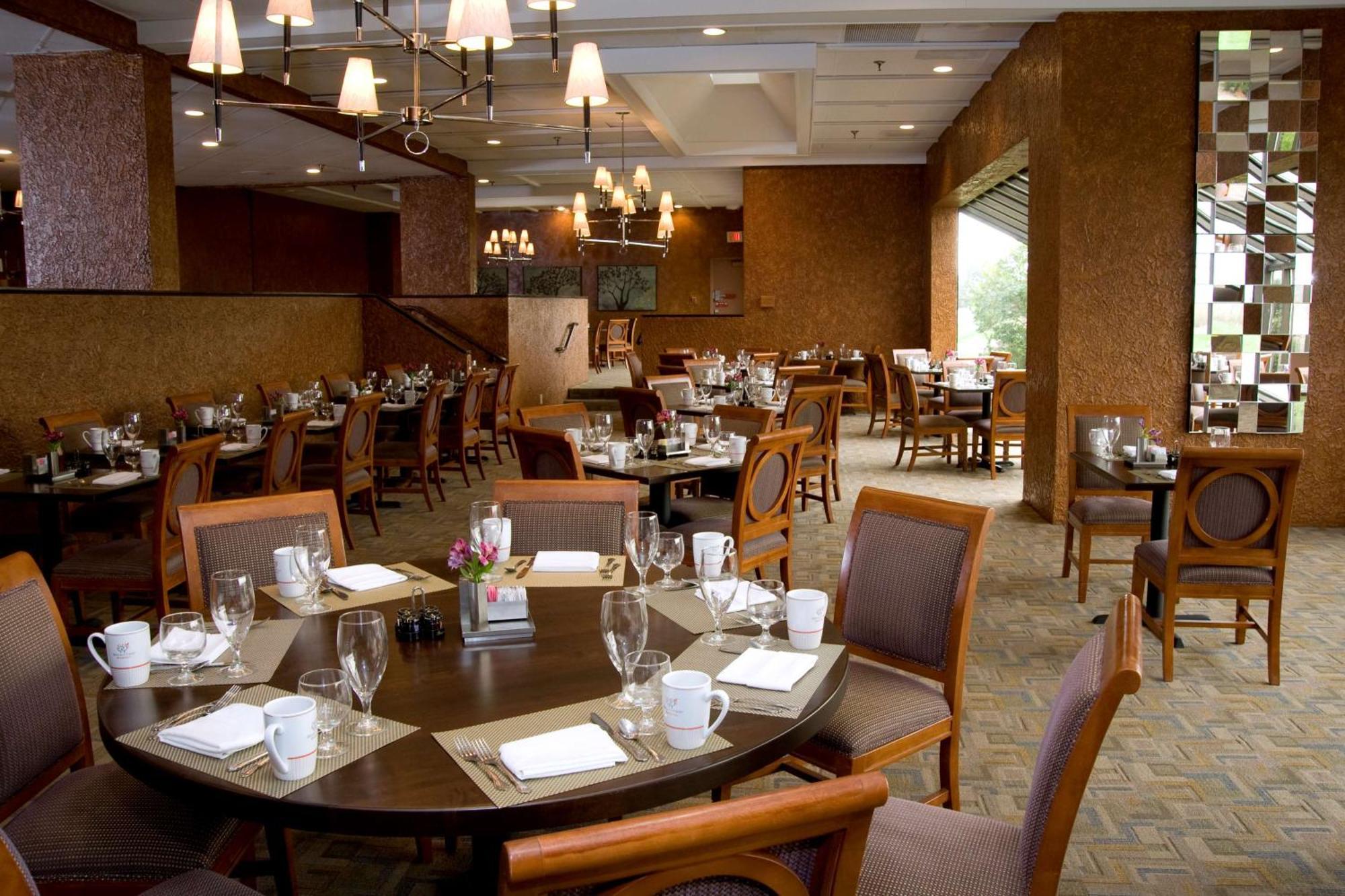 Hotel Doubletree By Hilton St. Louis At Westport Maryland Heights Esterno foto