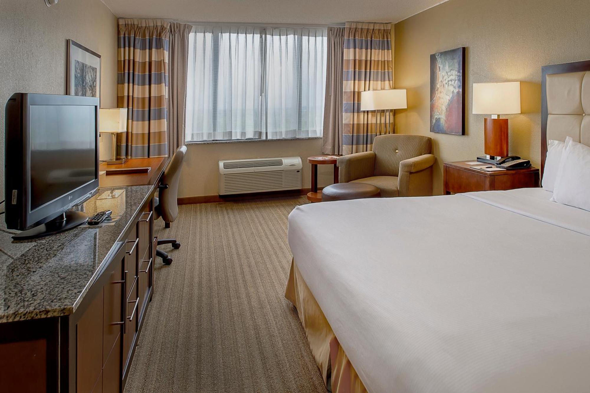 Hotel Doubletree By Hilton St. Louis At Westport Maryland Heights Esterno foto