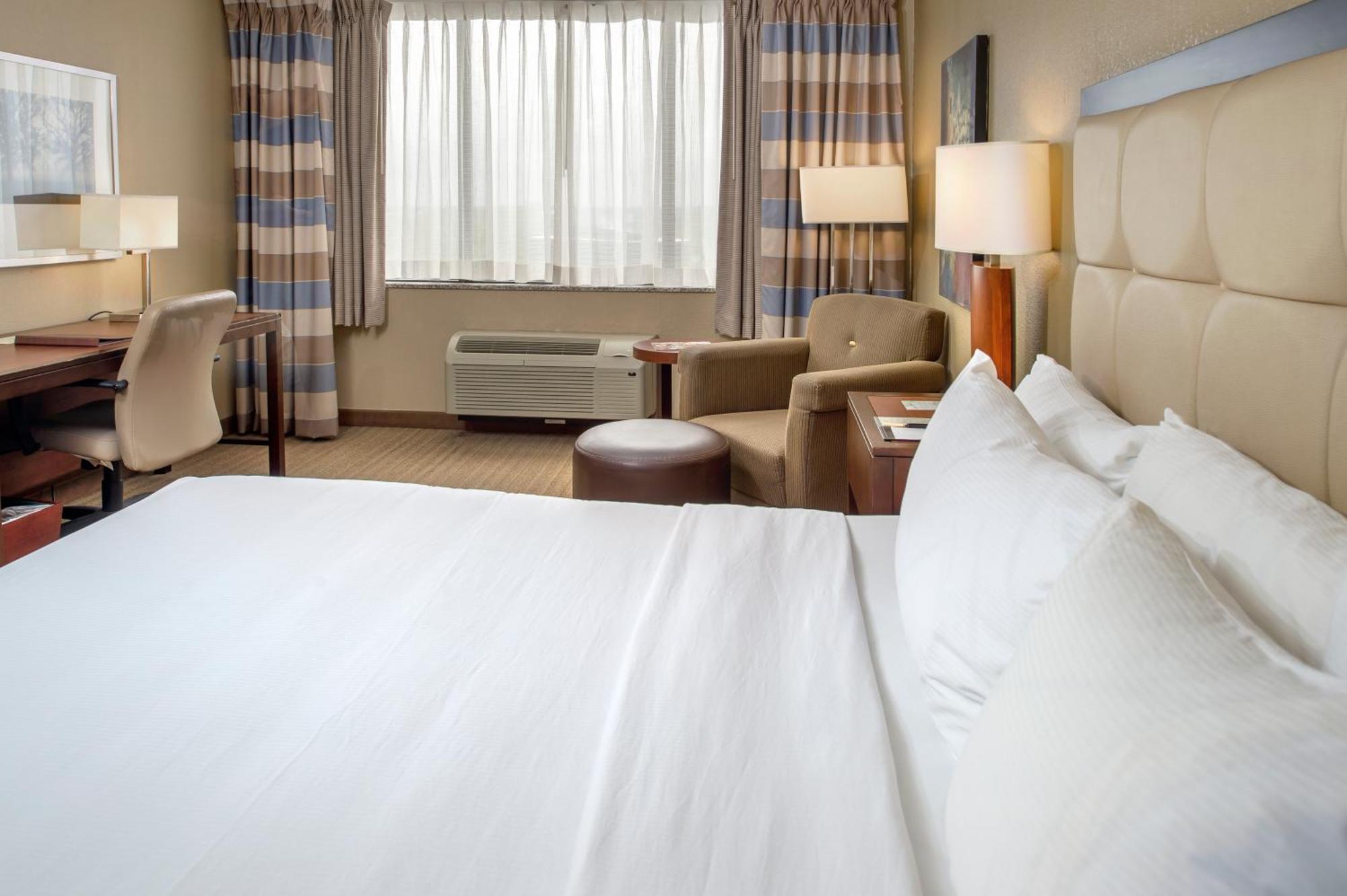 Hotel Doubletree By Hilton St. Louis At Westport Maryland Heights Esterno foto